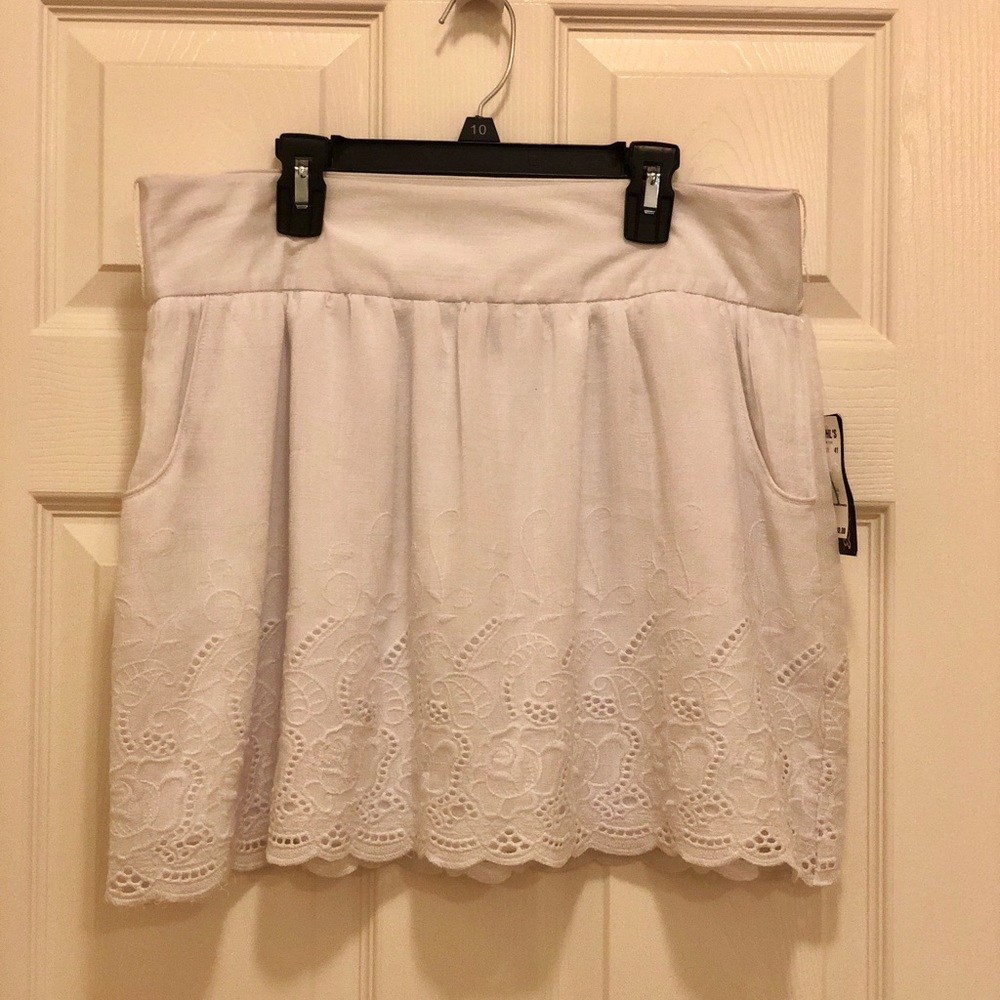 Kohl’s White Lace Skirt